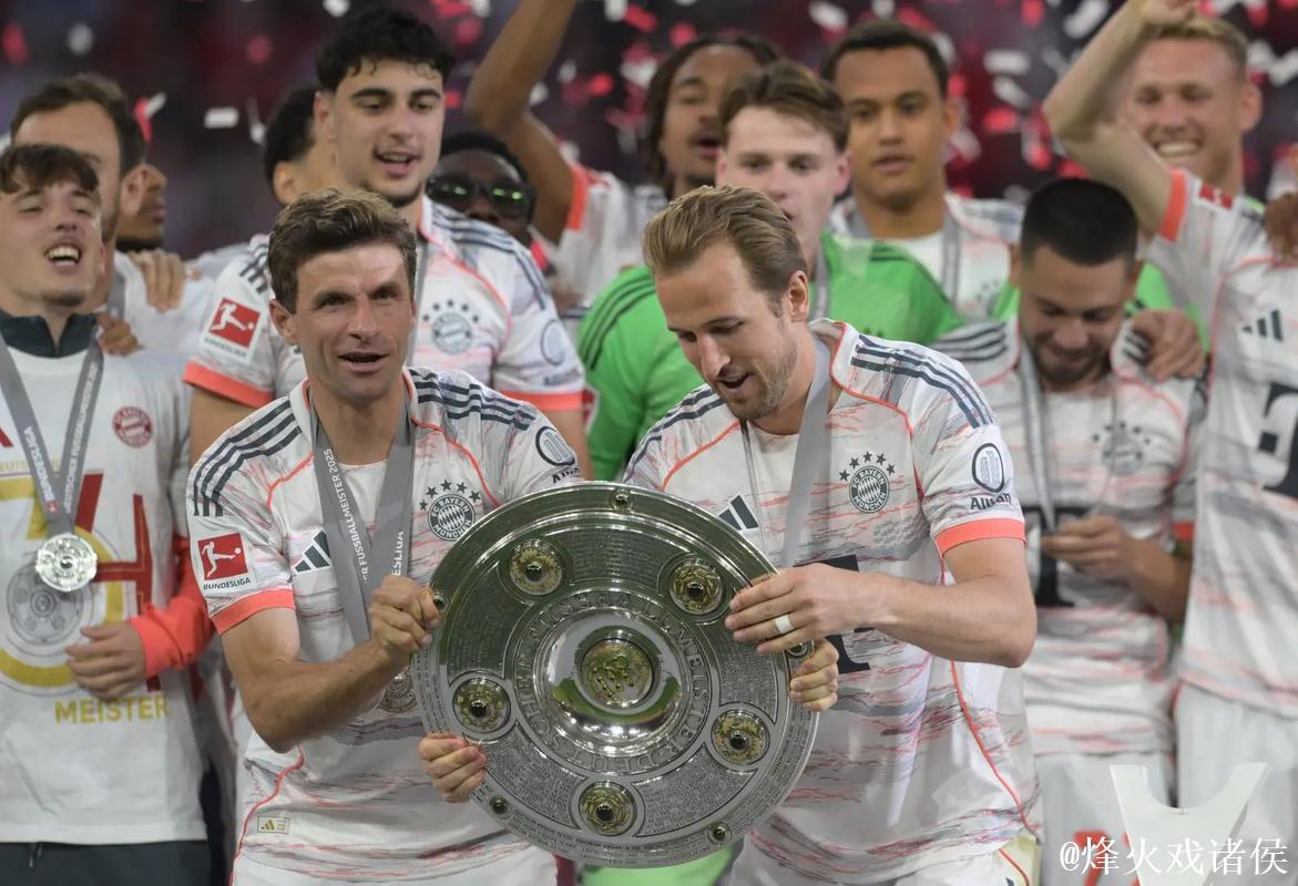 凯恩戴帽助拜仁狂胜，德甲积分榜霸气领跑